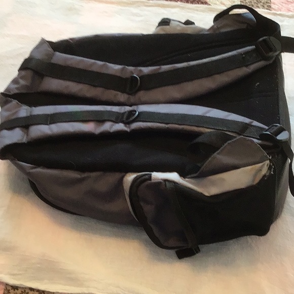 Backpack - Picture 2 of 10